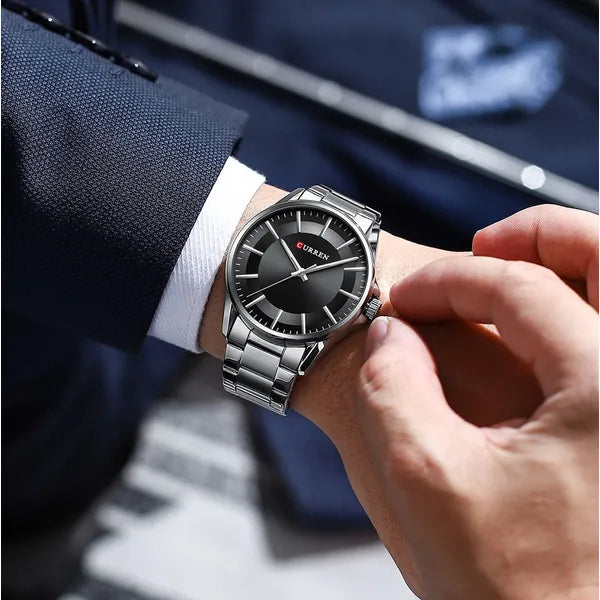 Curren 8429 férfi karóra, kvarc, 43 mm, ezüst fém szíj, fekete számlap