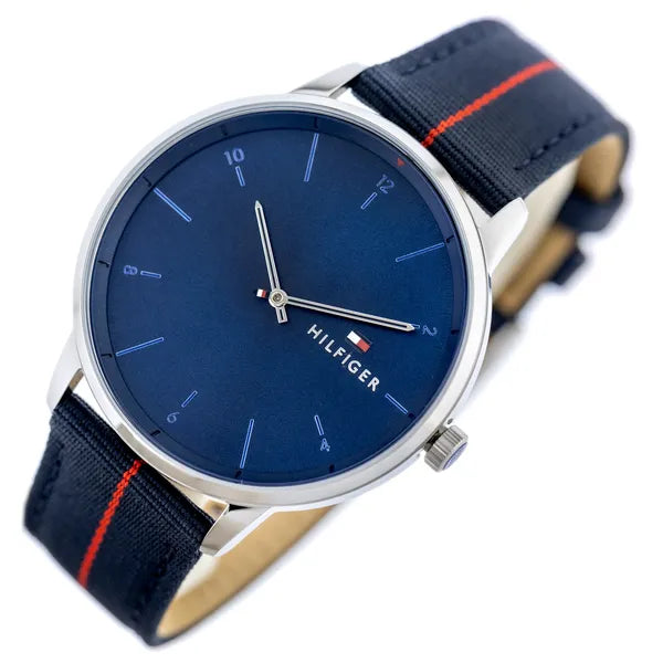 Tommy Hilfiger férfi kvarc karóra, 43 mm, kék/piros szövet szíj