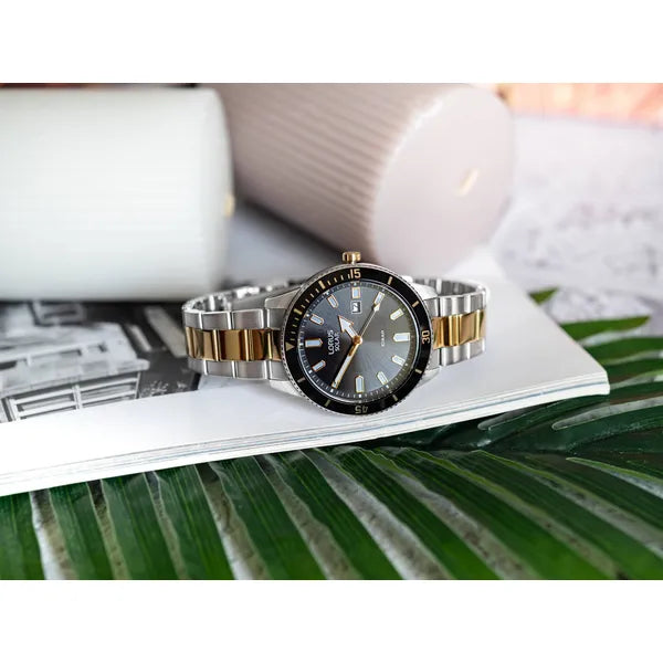 Lorus Solar férfi karóra, 43 mm, bicolor acél szíj, fekete számlap, WR100