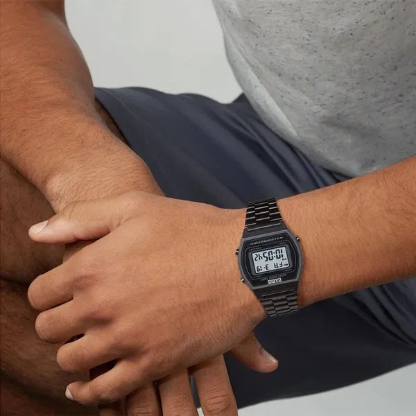 Casio B640WB-1ADF férfi retro karóra LCD, fekete acél, WR50 vízálló