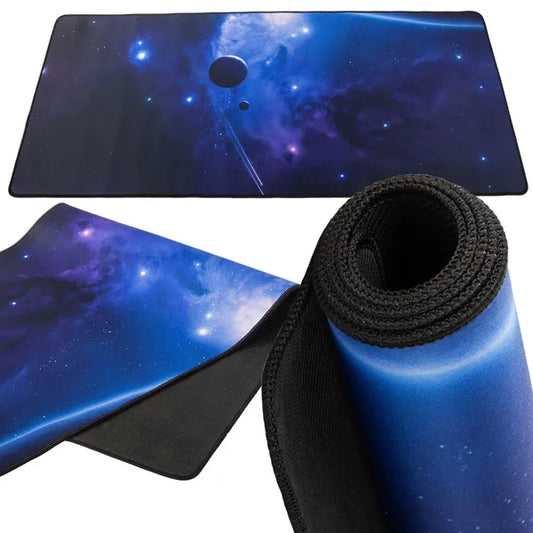 XXL irodai egérpad 90×40 cm – csúszásgátló, vízlepergető kozmosz minta
