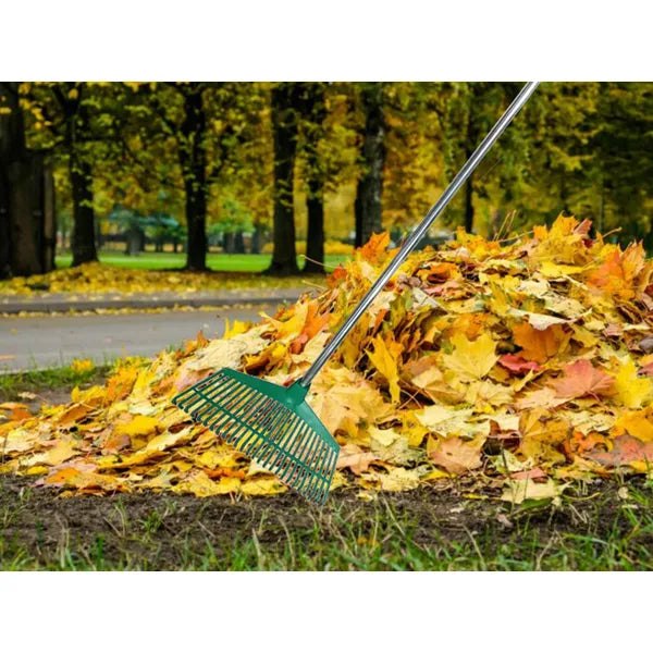 Könnyű lombseprű műanyag fejjel, alumínium nyél, 44 cm munkaszélesség