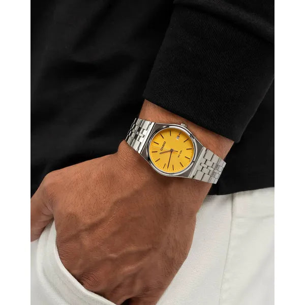 Casio MTP-B145D-9A férfi karóra, narancs számlap, acél szíj, WR50