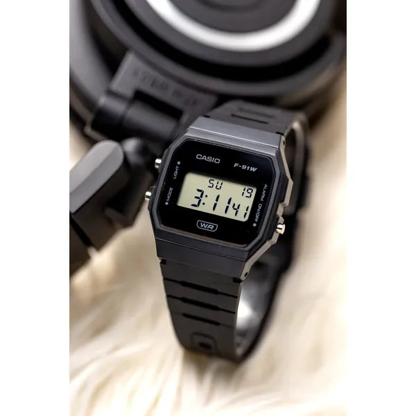 Casio F-91WB-1ADF férfi digitális karóra, 100 m vízálló, LED