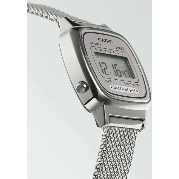 Casio LA670WEM-7DF női retro digitális karóra, ezüst acél, WR30