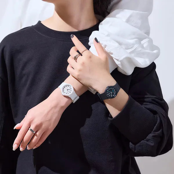 Casio LQ-24B-7BDF női karóra, fehér műanyag szíj, 36 mm, WR30