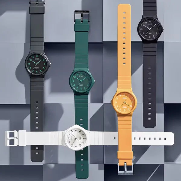 Casio MQ-24B-1BD unisex quartz karóra, grafit, 36 mm, műanyag szíj, díszdoboz