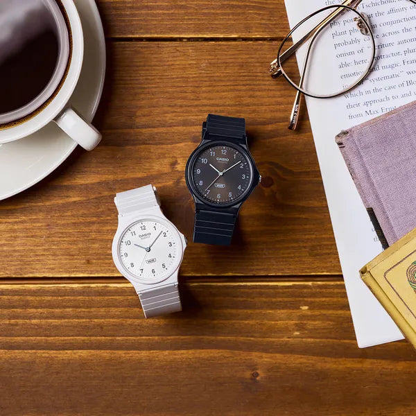 Casio MQ-24B-1BD unisex quartz karóra, grafit, 36 mm, műanyag szíj, díszdoboz