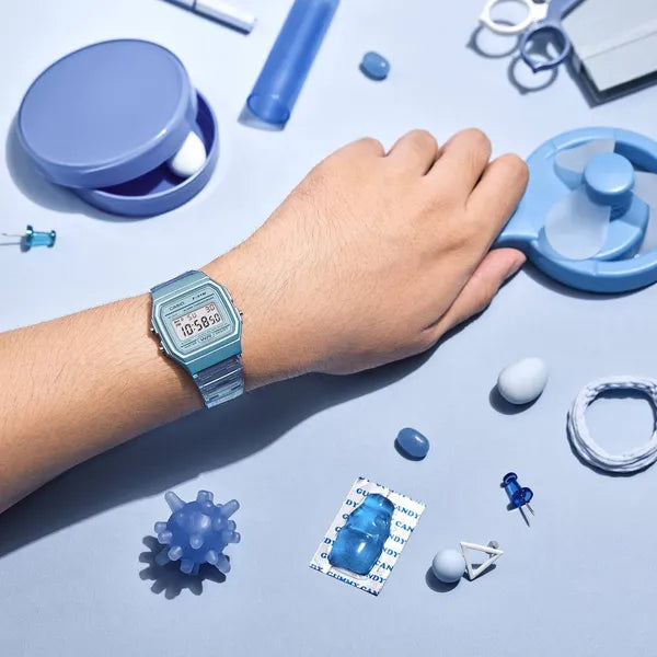 Casio F-91WS-2 uniszex retro digitális karóra, kék áttetsző, WR30