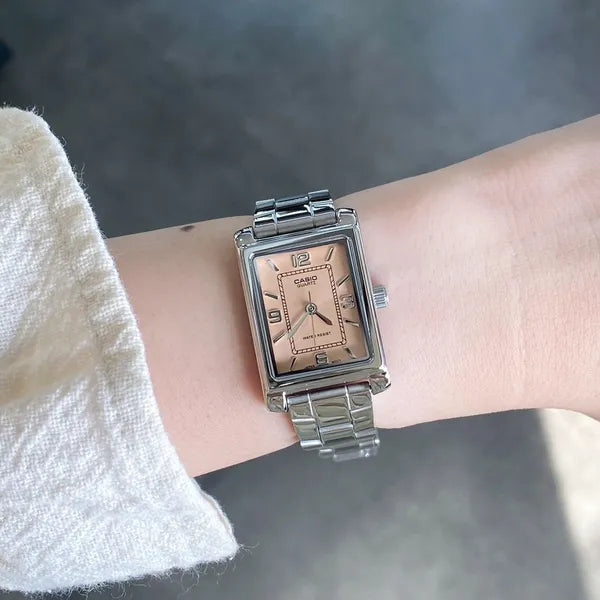 Női Casio LTP-1234DD-4A karóra, rozsdamentes acél, rózsaszín számlap, téglalap