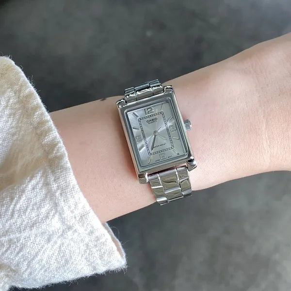 Női Casio karóra LTP-1234DD-7A, ezüst nemesacél, téglalap, WR30