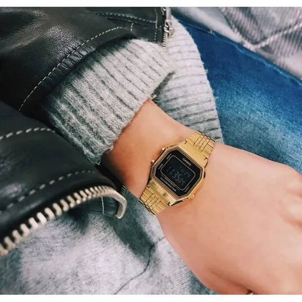 Casio Vintage LA680WGA-1B női digitális karóra, arany nemesacél, WR30