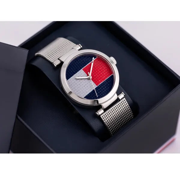Tommy Hilfiger 1781866 Lynn női karóra, ezüst acél, 32 mm, WR30