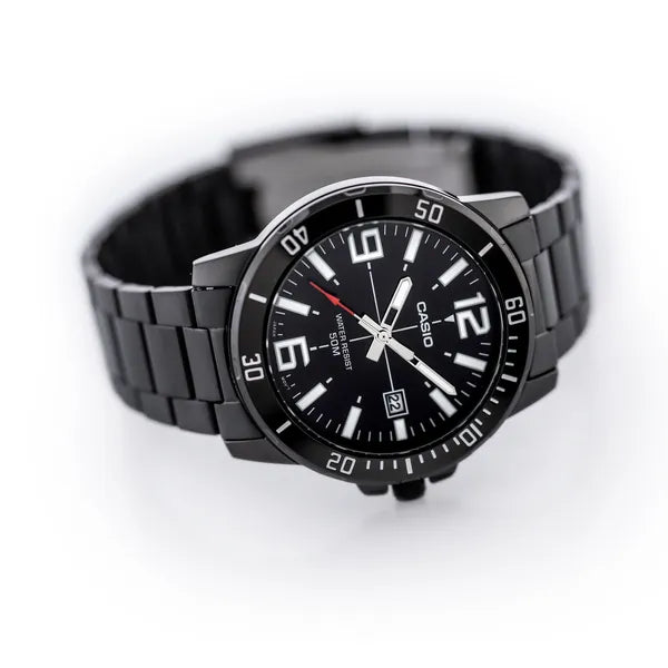 Casio MTP-VD01B-1B férfi karóra, fekete acél, WR50, dátum, 45 mm