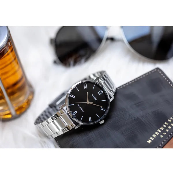 Casio MTP-VT01D-1B2 férfi karóra, fekete számlap, acél szíj, 40 mm