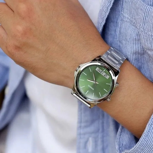 Casio MTP-VC01D-3E férfi karóra, acél szíj, zöld számlap, WR50