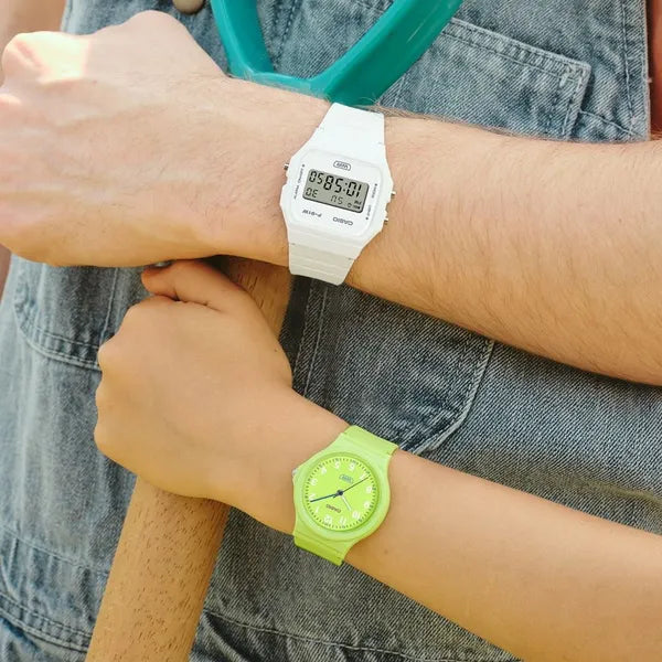 Casio LQ-24B-3BDF női karóra, zöld, quartz, WR30, 36 mm