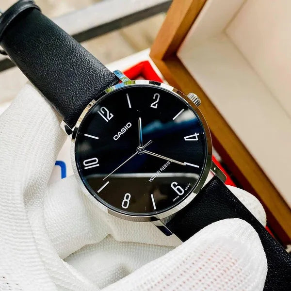 Casio MTP-VT01L-1B2 férfi karóra, fekete számlap, bőrszíj, 40 mm, WR30