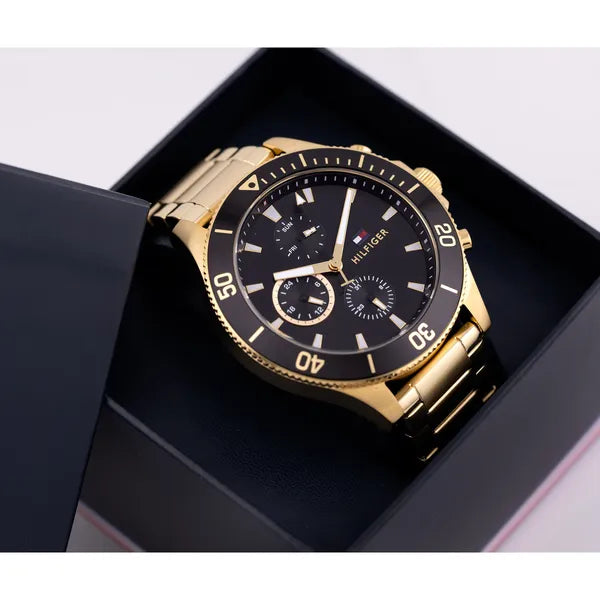Tommy Hilfiger Larson férfi karóra, aranyacél, fekete számlap, 46 mm