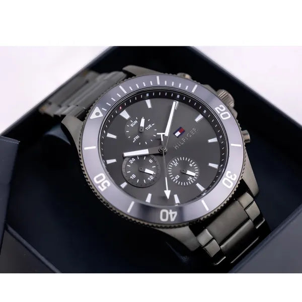 Tommy Hilfiger Larson férfi karóra, szürke rozsdamentes acél, WR50