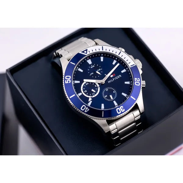 Tommy Hilfiger Larson 1791917 férfi karóra, ezüst acél szíj, kék számlap, 46 mm