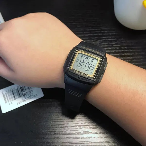 Casio DB-36-9A férfi digitális karóra, LED világítás, 5 alarm, WR50