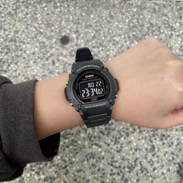 Casio W-219H-8BVEF férfi digitális karóra, fekete műanyag, WR50