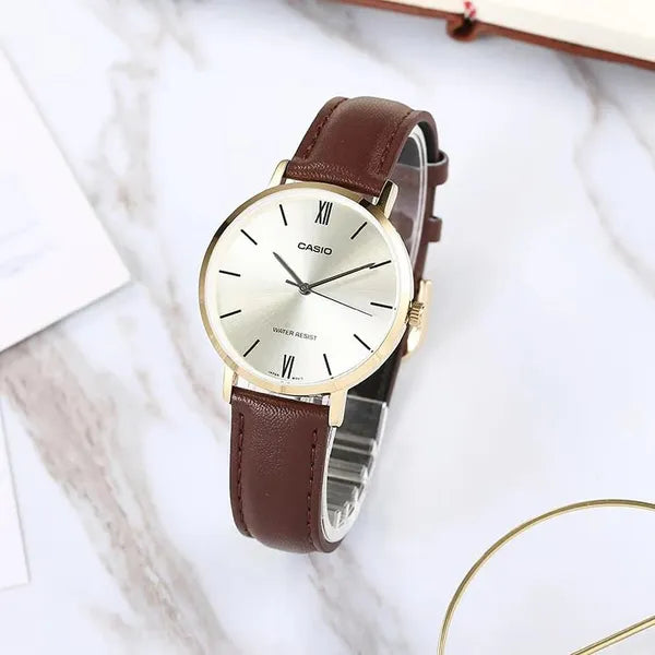 Casio női karóra LTP-VT01GL-9B arany számlap barna bőrszíj 34mm WR30 díszdoboz