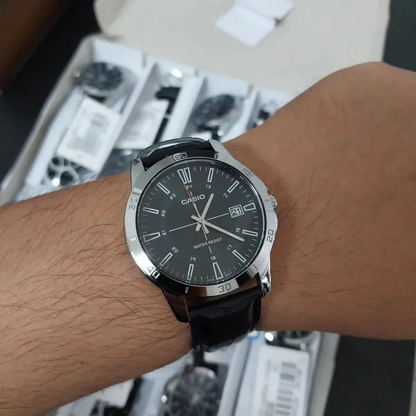Casio férfi karóra MTP-V004L-1CUDF, bőr szíj, 47 mm, fekete számlap