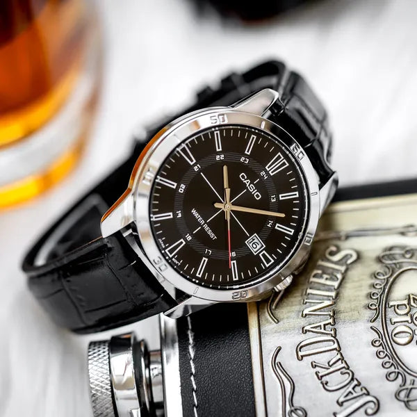 Casio férfi karóra MTP-V004L-1CUDF, bőr szíj, 47 mm, fekete számlap