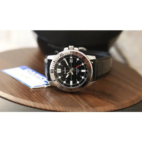 Casio MTP-VD01L-1EV férfi karóra, acél tok, fekete számlap, bőr szíj, WR50