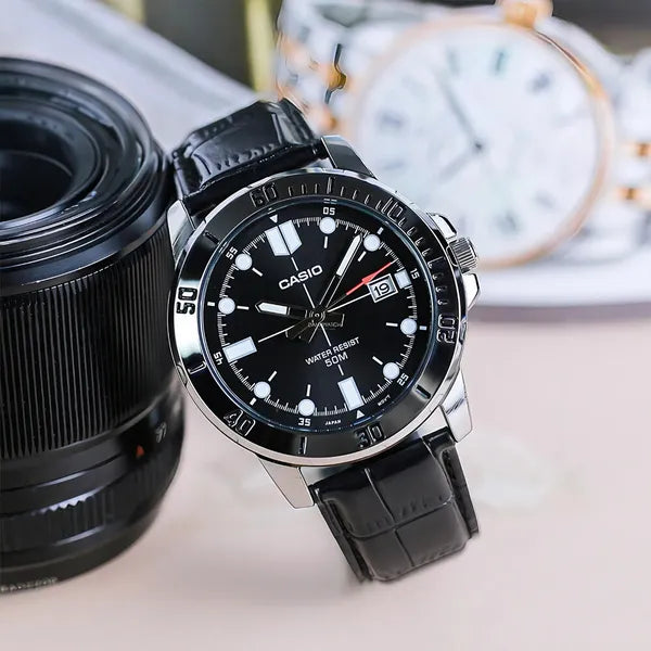 Casio MTP-VD01L-1EV férfi karóra, acél tok, fekete számlap, bőr szíj, WR50