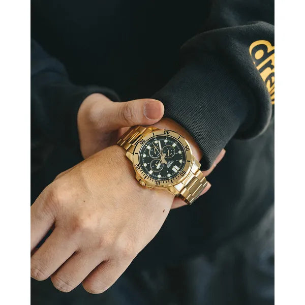 Casio férfi karóra arany nemesacél szíj, fekete számlap, 44 mm