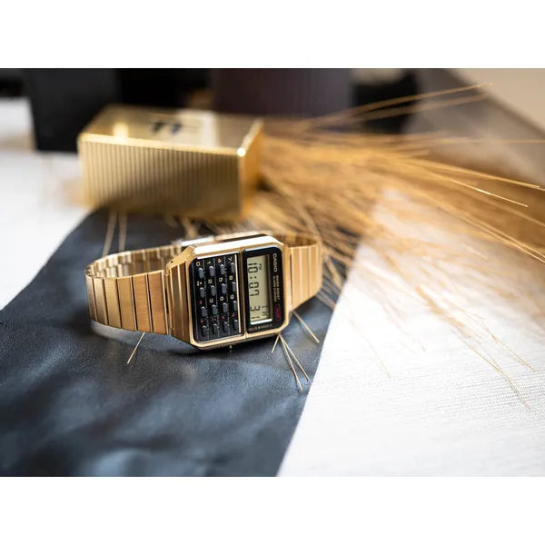 Casio CA-500WEG-1AEF férfi retro kalkulátoros arany digitális karóra, 34 mm
