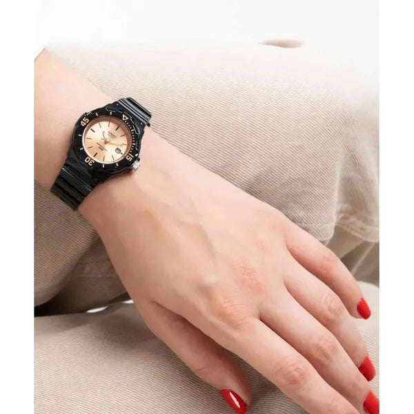 Casio női karóra LRW-200H-9E2VDF, 39 mm, WR100, rózsaarany számlap