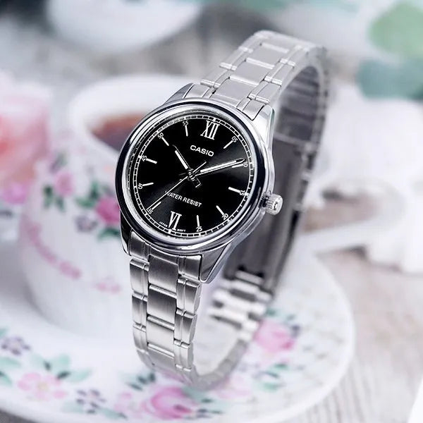 Casio női karóra fekete számlappal, acél szíjjal, WR30, kvarc