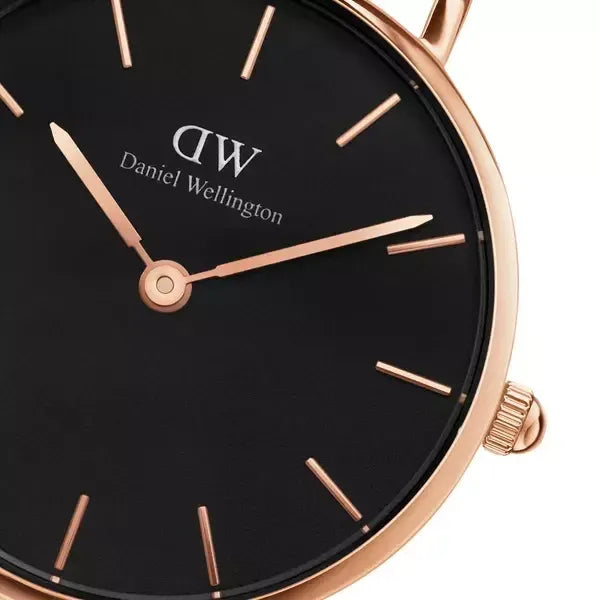 Daniel Wellington Petite Melrose női karóra 28 mm, fekete számlap, rozéarany