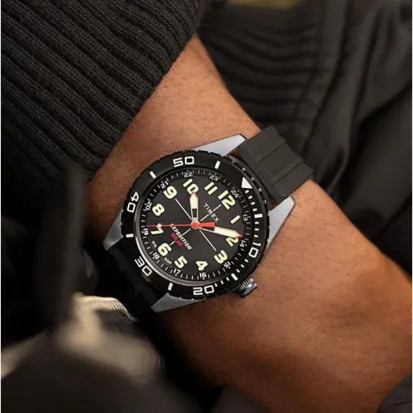 Timex Expedition Field Solar férfi karóra 43 mm, WR50, gumiszíj