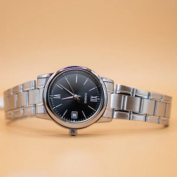 Casio LTP-V002D-1B3 női karóra, acél szíj, fekete számlap, 25 mm, WR30
