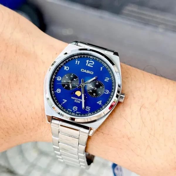 Casio MTP-M300D-2A férfi karóra, acél szíj, kék számlap, WR50