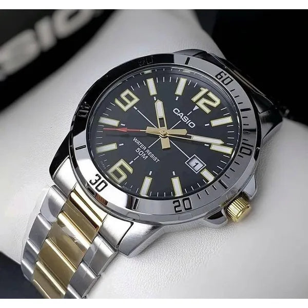 Casio férfi karóra, ezüst-arany acél szíj, fekete számlap, WR50, kvarc