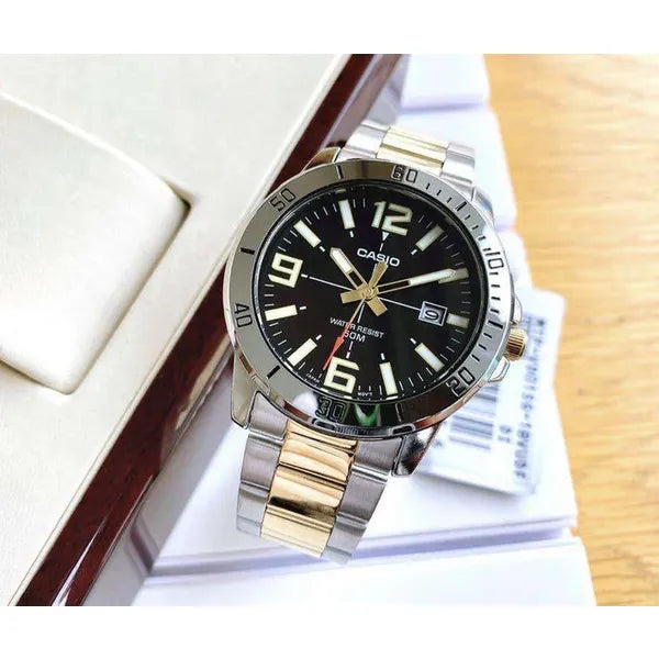 Casio férfi karóra, ezüst-arany acél szíj, fekete számlap, WR50, kvarc