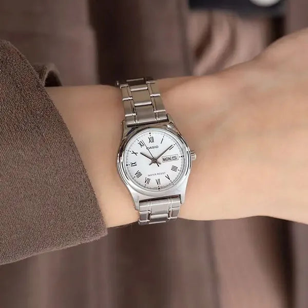 Casio női karóra LTP-V006D-7B, ezüst acél szíj, fehér számlap, dátum