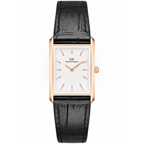 Daniel Wellington női karóra 24 mm, rózsaarany tok, fekete bőr szíj