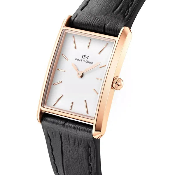 Daniel Wellington női karóra 24 mm, rózsaarany tok, fekete bőr szíj
