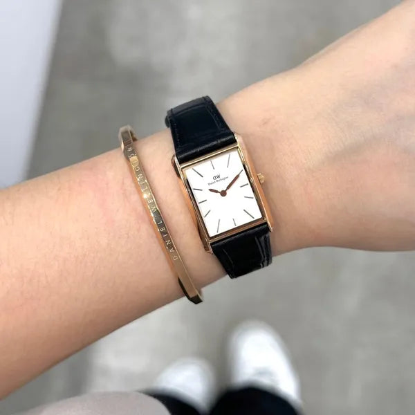 Daniel Wellington női karóra 24 mm, rózsaarany tok, fekete bőr szíj