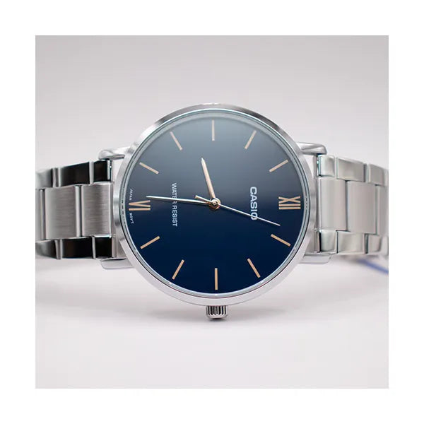 Casio férfi karóra MTP-VT01D-2B, ezüst acél szíj, 40 mm, kék számlap