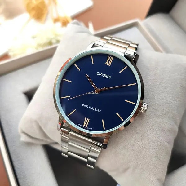 Casio férfi karóra MTP-VT01D-2B, ezüst acél szíj, 40 mm, kék számlap
