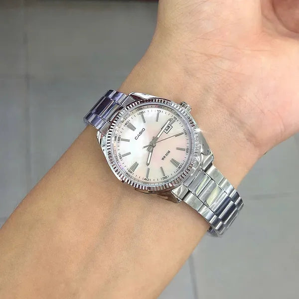 Casio LTP-1302DS-4AVDF női karóra acél szíjjal, gyöngyház rózsaszín, WR30
