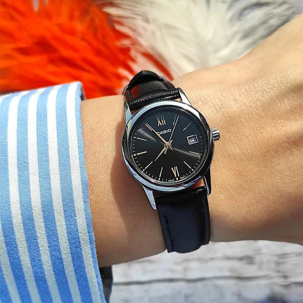 Női karóra Casio LTP-V002L-1B3UDF, fekete bőrszíj, kvarc, WR30, díszdoboz